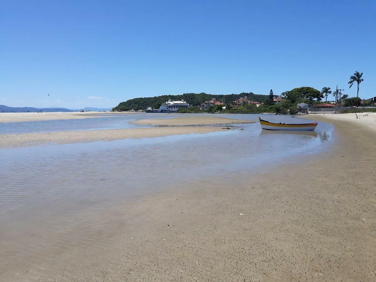 Apartamento De 1 Dormitorio Com Vista Para Piscina E Praia Florianópolis
