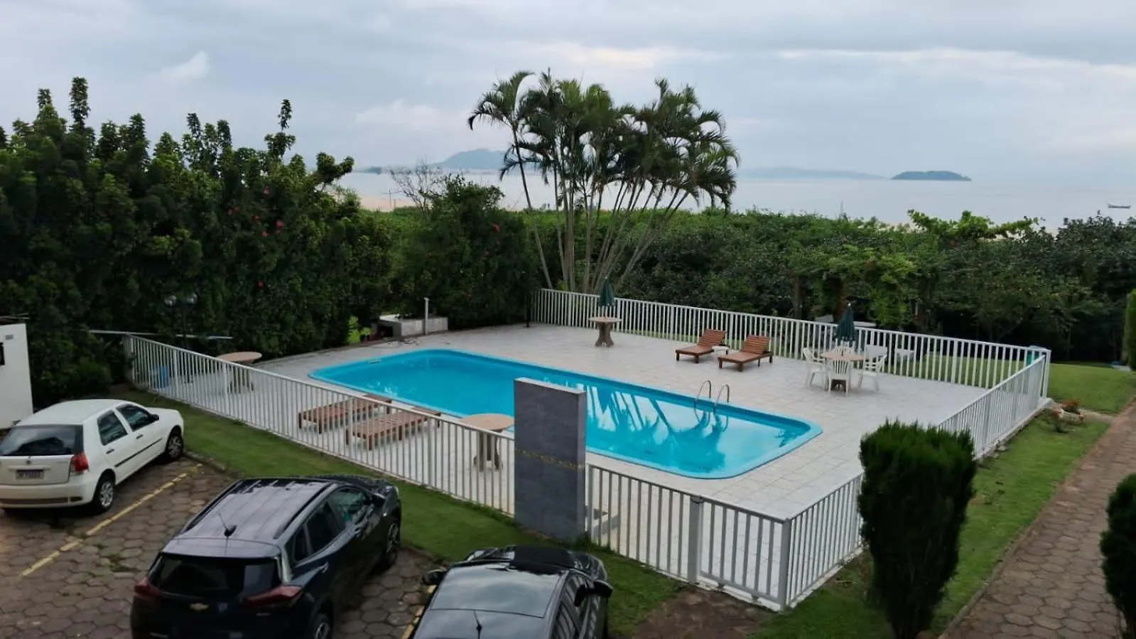 Apartamento De 1 Dormitorio Com Vista Para Piscina E Praia Florianopolis 0*,