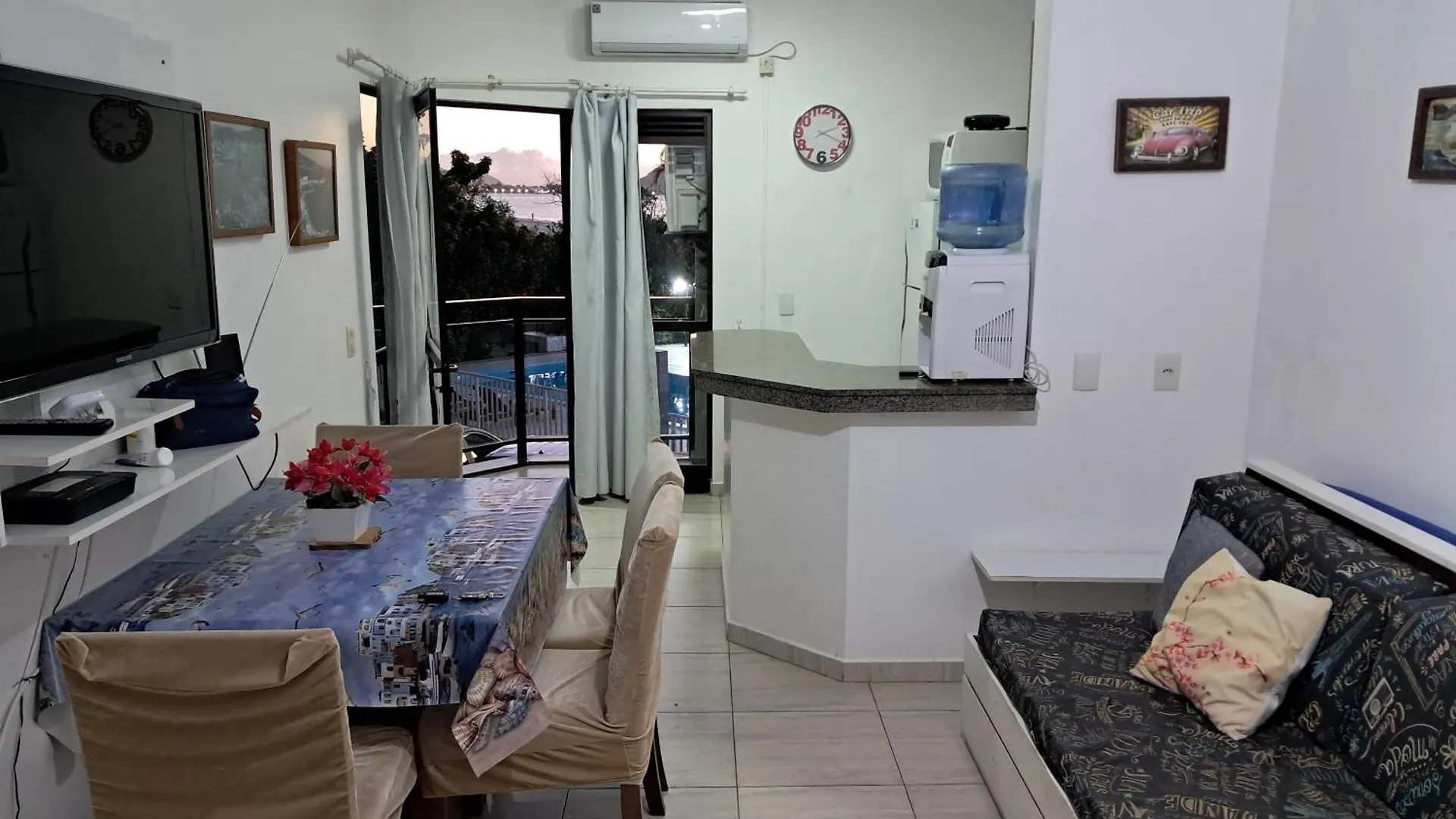 Apartamento De 1 Dormitorio Com Vista Para Piscina E Praia Florianópolis Brezilya